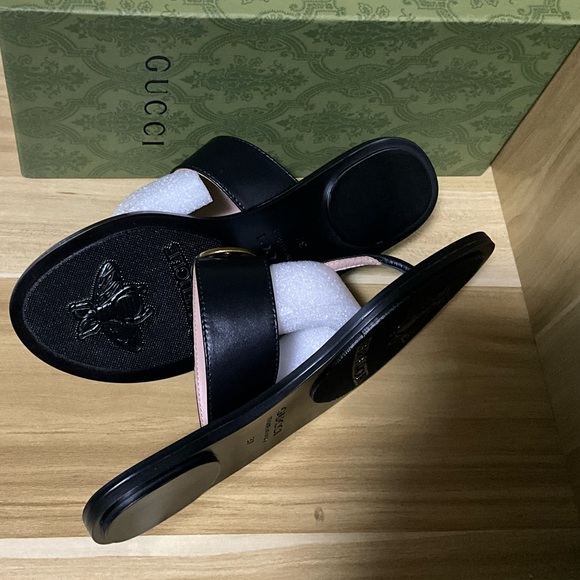 Gucci Black Leather Sandals - Picture 4 of 5